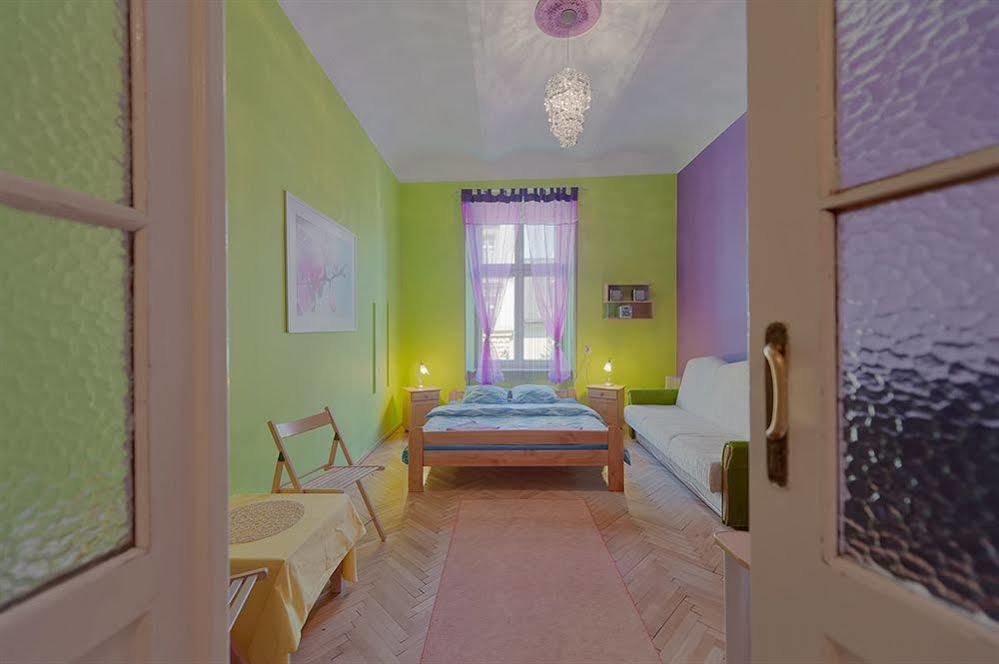 Hostel 70S Krakow Bagian luar foto