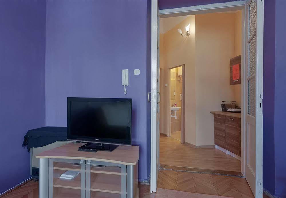 Hostel 70S Krakow Bagian luar foto