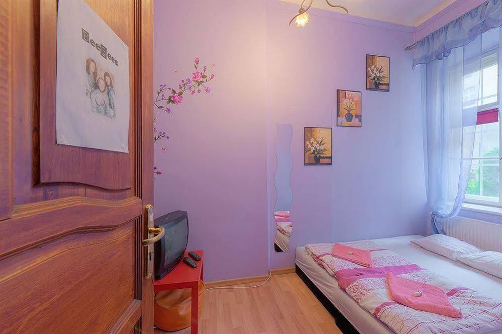 Hostel 70S Krakow Bagian luar foto